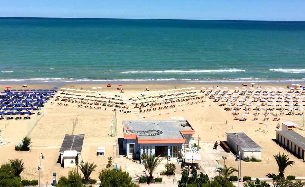 Hotel Atlantic Giulianova Exterior foto